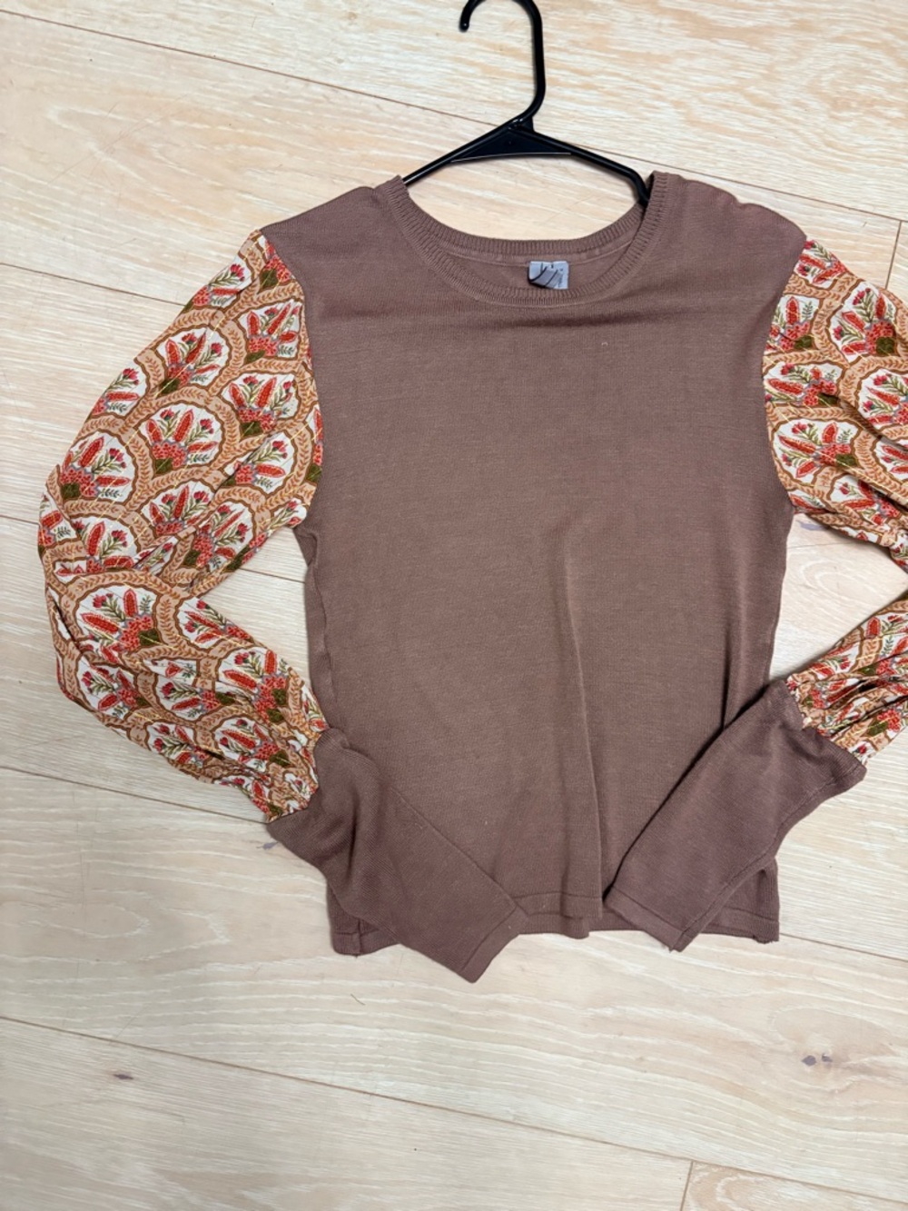 Brown Knit Top with Printed Puff Sleeves